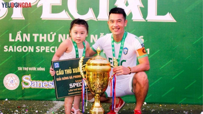 EOC FC - Nơi Cường “trắng” mang băng đội trường