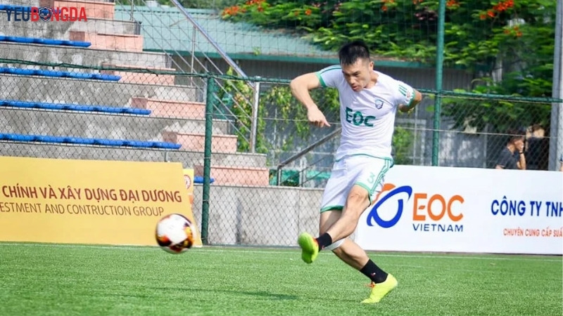 Phú Cường trắng trẻo như một thư sinh