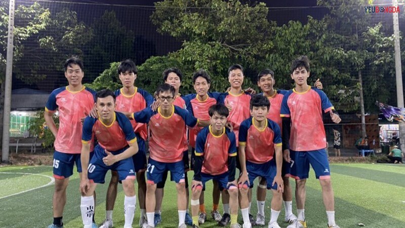 Các giải đá phủi vừa và nhỏ được tổ chức liên tục