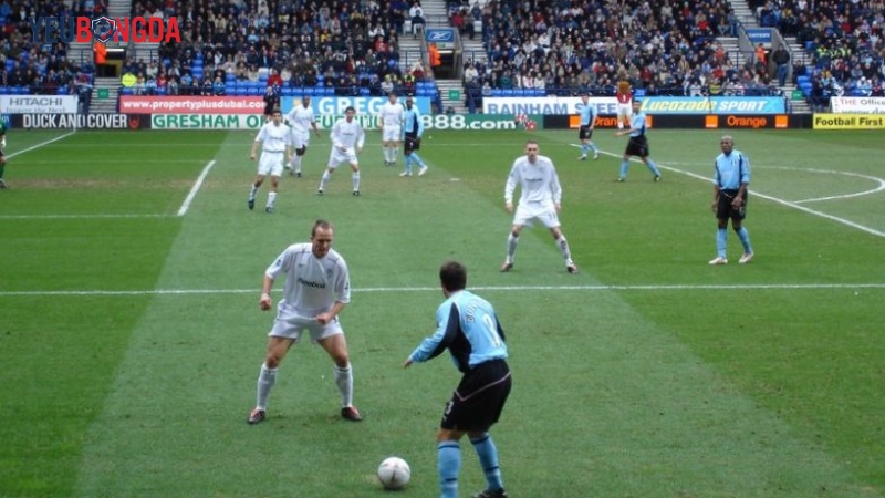 Hậu về là một trong các vị trí trong bóng đá sân 7