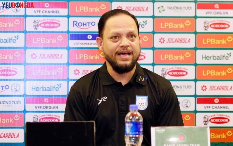 Buổi họp báo trước trận Việt Nam gặp Bangladesh