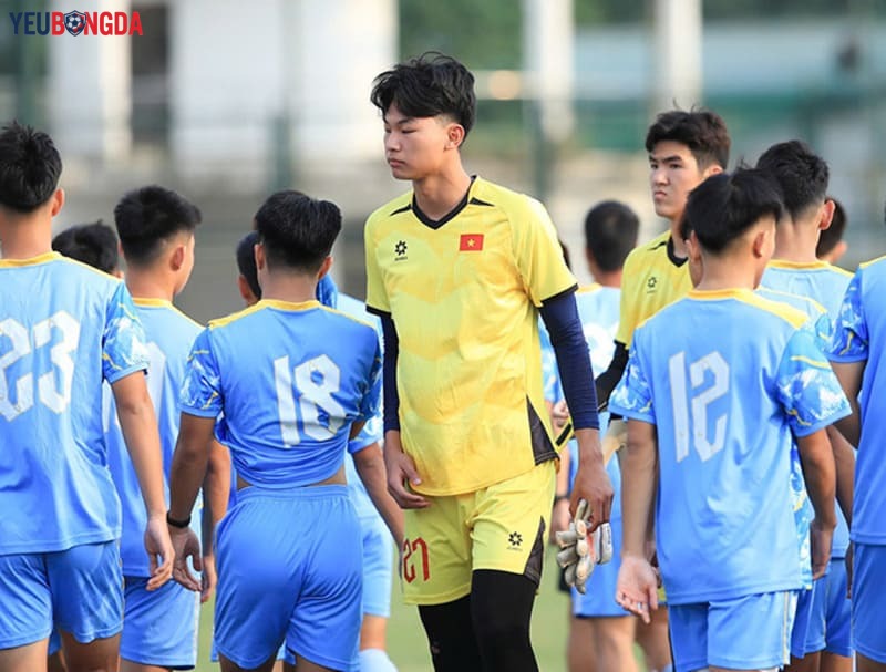 Nguyễn Bá Nhật Ka có ưu thế về sải tay và hình thể