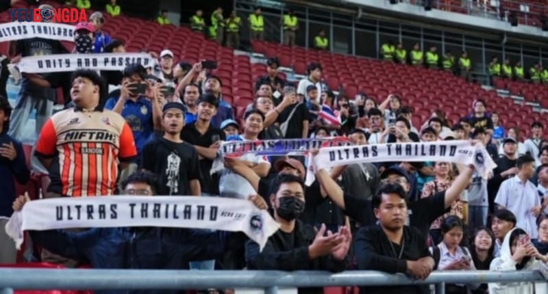 Thái độ của người hâm mộ Thái Lan xoay chuyển nhanh chóng