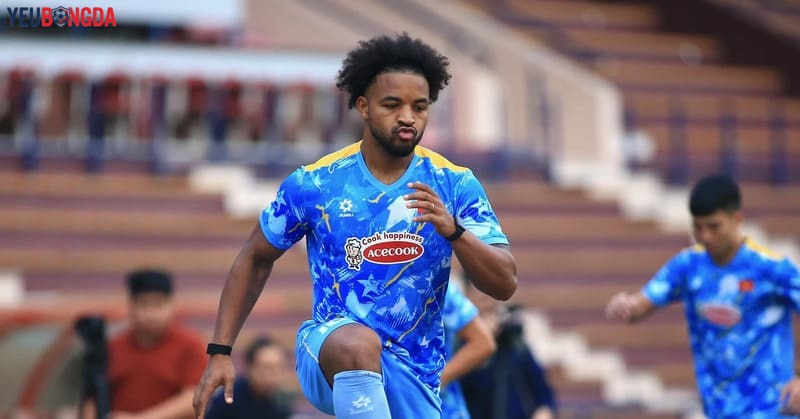 Tiền đạo Nguyễn Xuân Son (Rafaelson) đã trở lại tập luyện bình thường